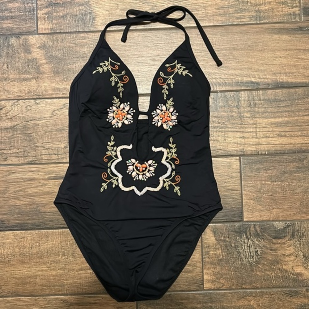 Kenneth Cole Reaction Women’s One Piece Embellished Plunge Beaded Swimsuit Med